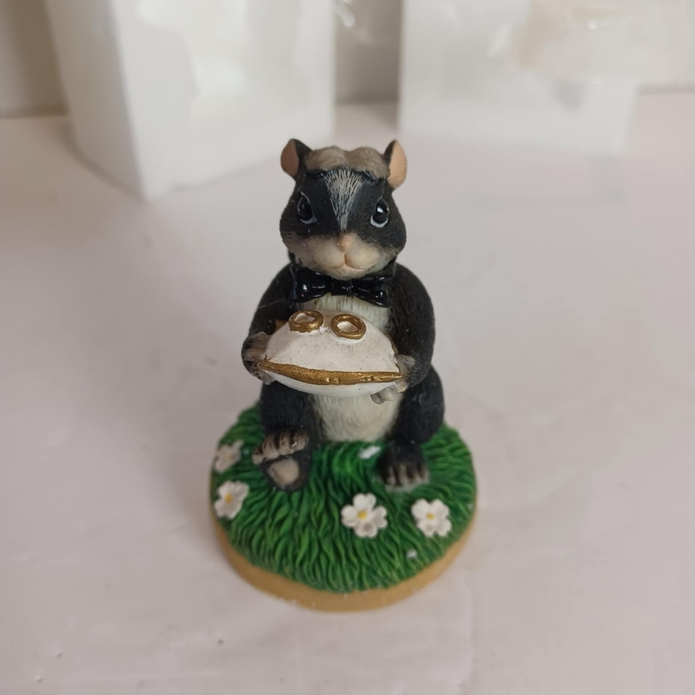 Fitz & Floyd Charming Tails Skunk The Ring Bearer Figure Figurine Wedding - Picture 5 of 7